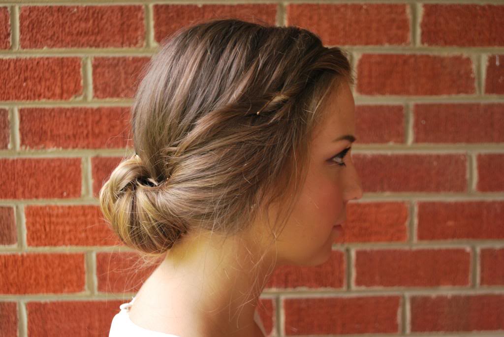 5 minute updo long hairdo