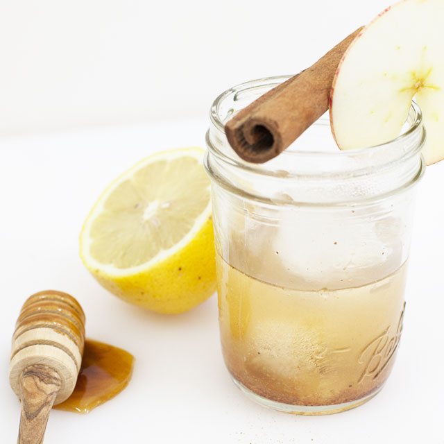 Apple cider vinegar detox drink