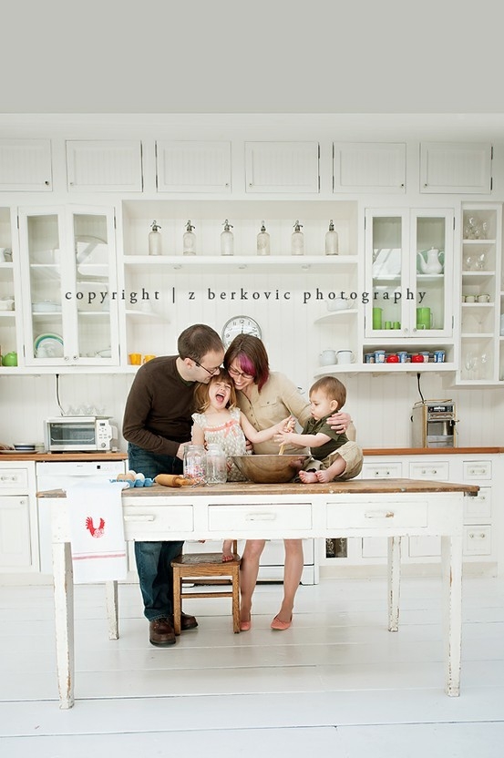 Baking family photoshoot idea