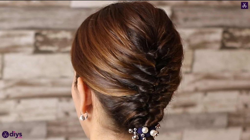 Beautiful and elegant hairstyle tutorial 3