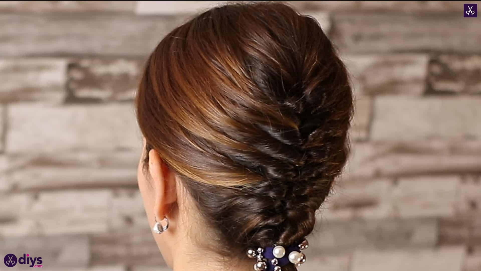 Beautiful and elegant hairstyle tutorial 3