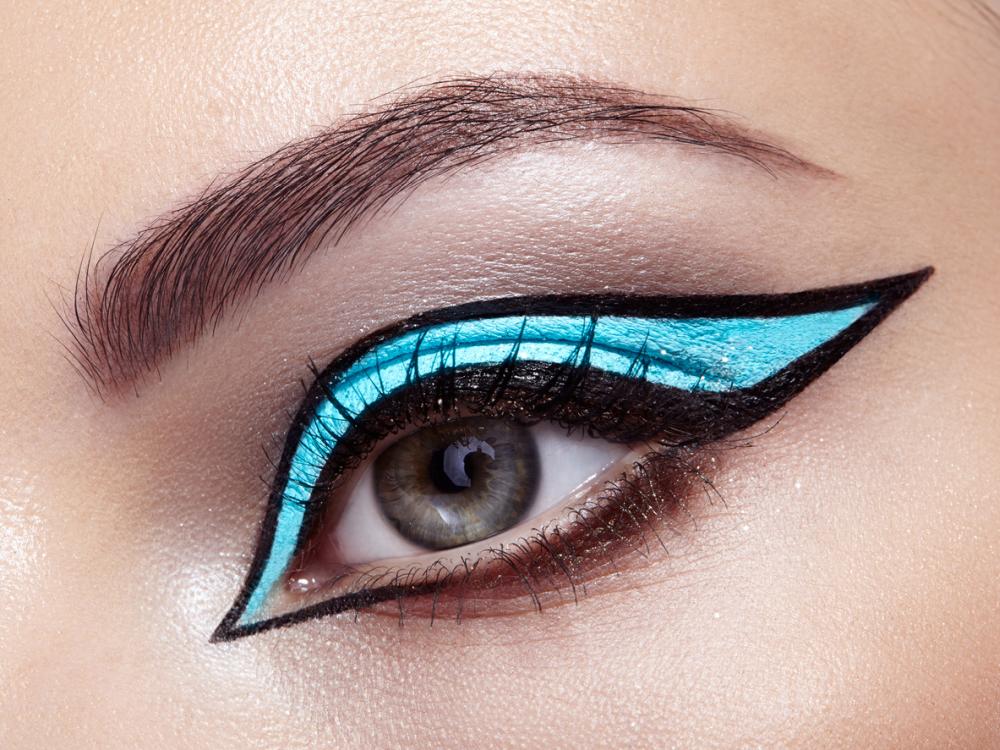 Black frame eyeliner