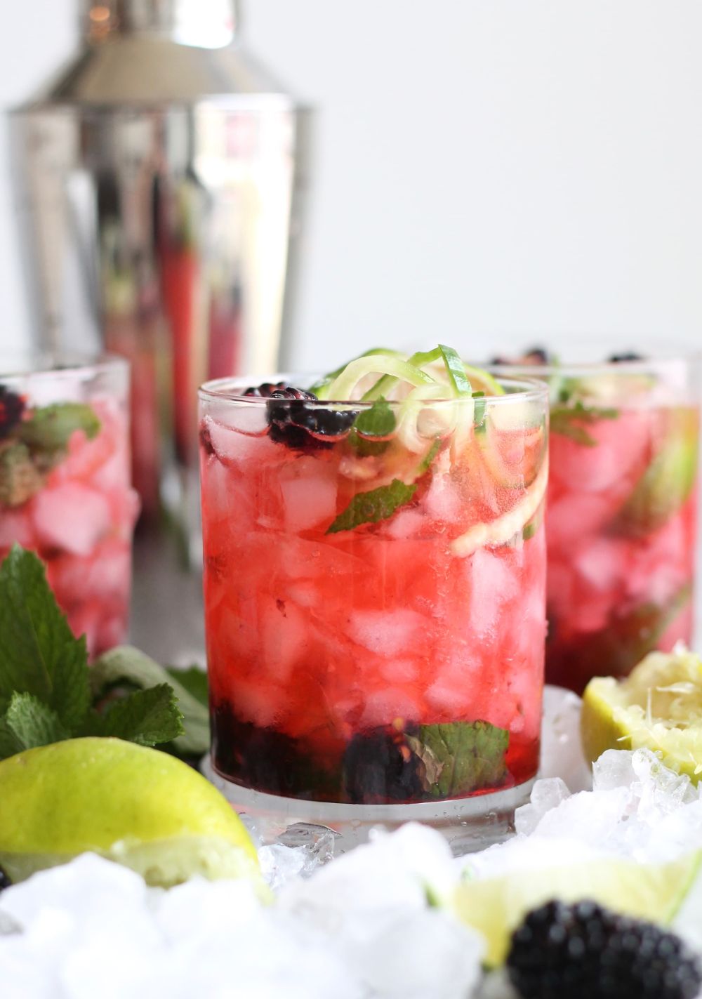 Blackberry cucumber gin spritzer