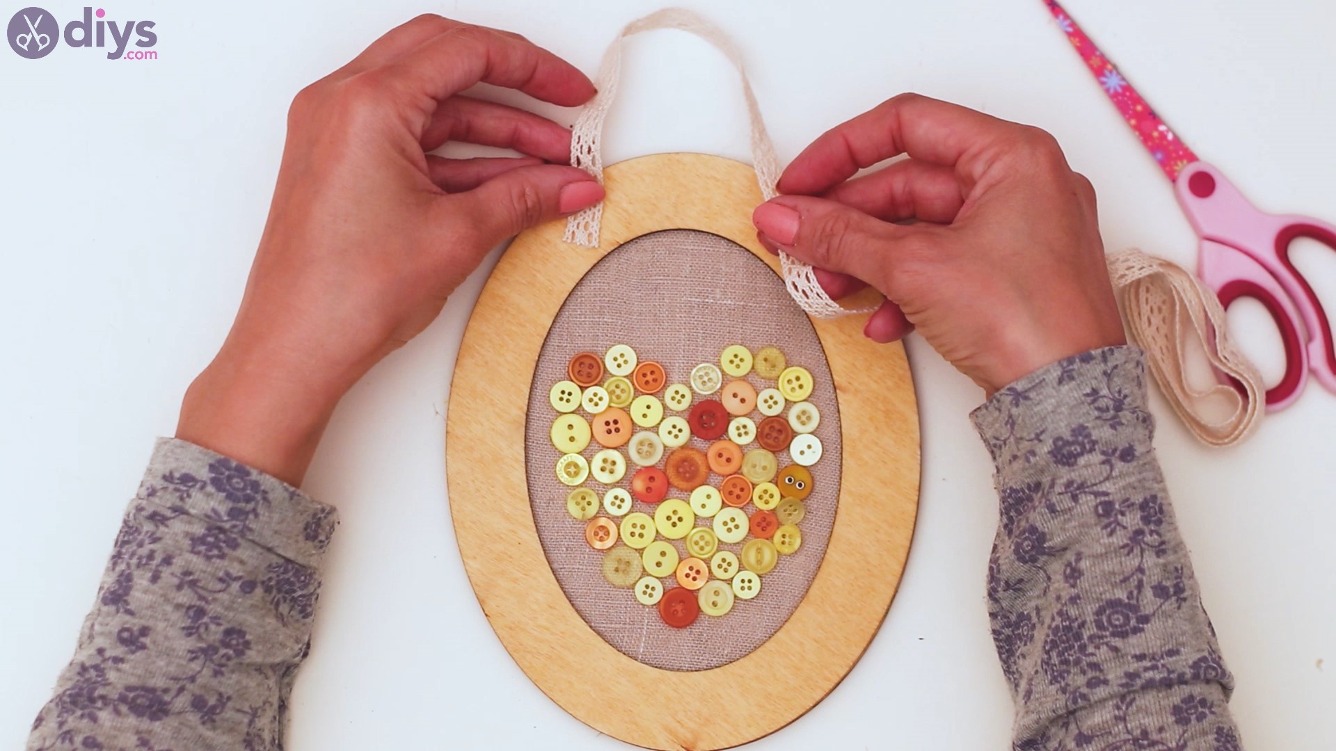 Button heart wall art sgs (29)