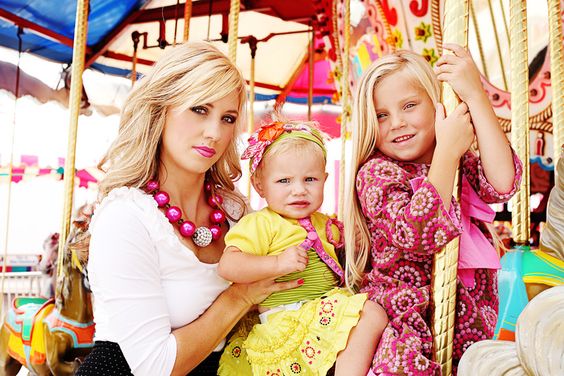 Carousel family photoshoot idea