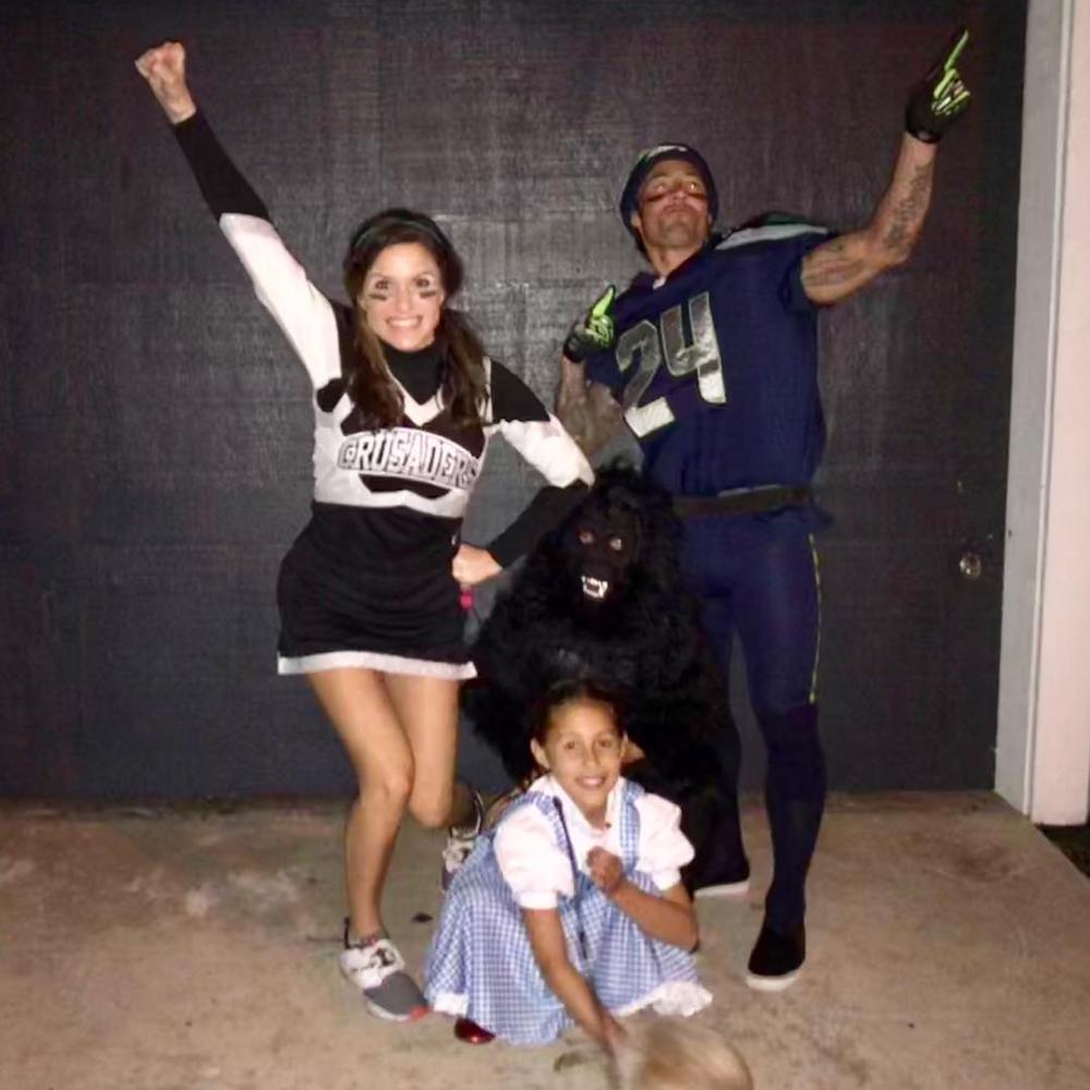 Cheerleader and football player easy college halloween costumes 