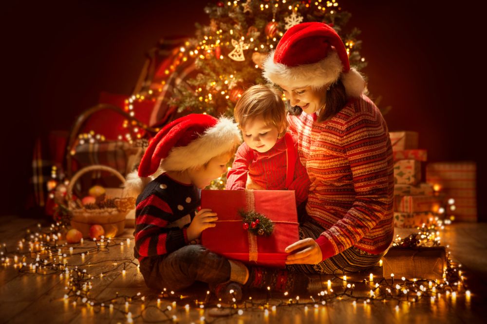 Christmas lights family photoshoot