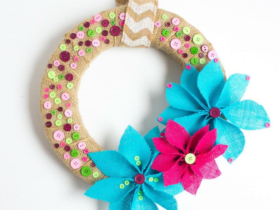 Diy burlap and button wreath