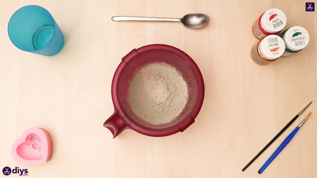 Diy concrete heart and roses materials