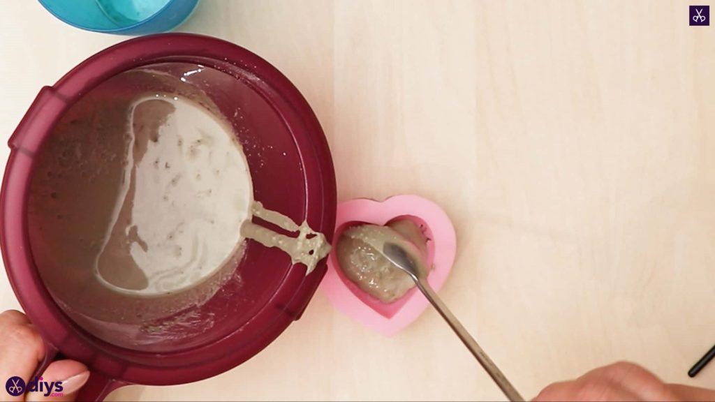 Diy concrete heart and roses pour