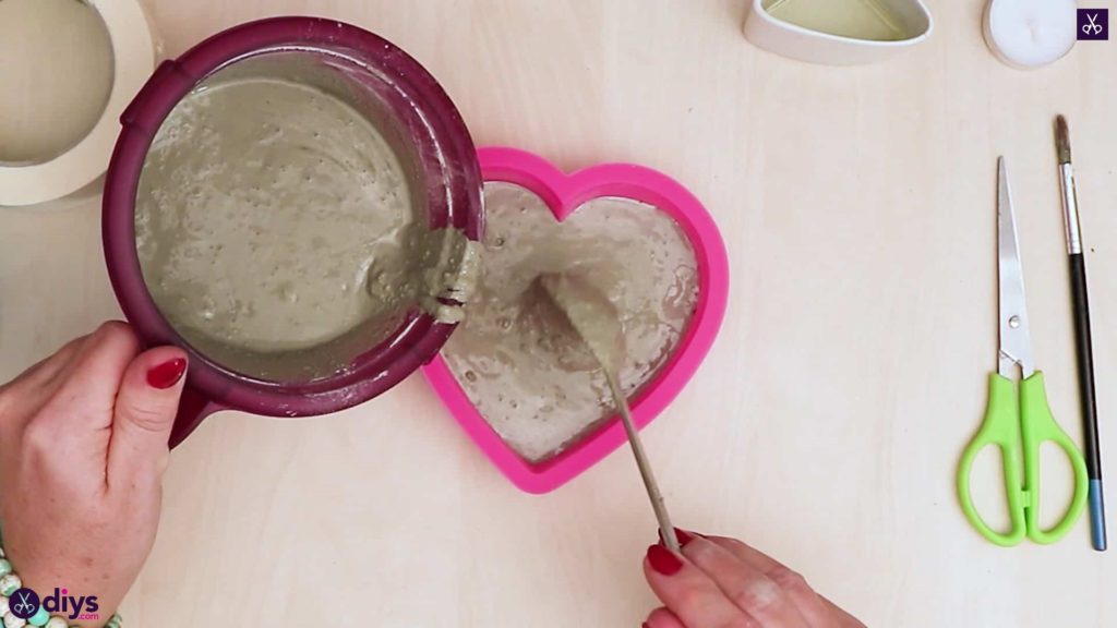 Diy concrete heart candle holder add concrete