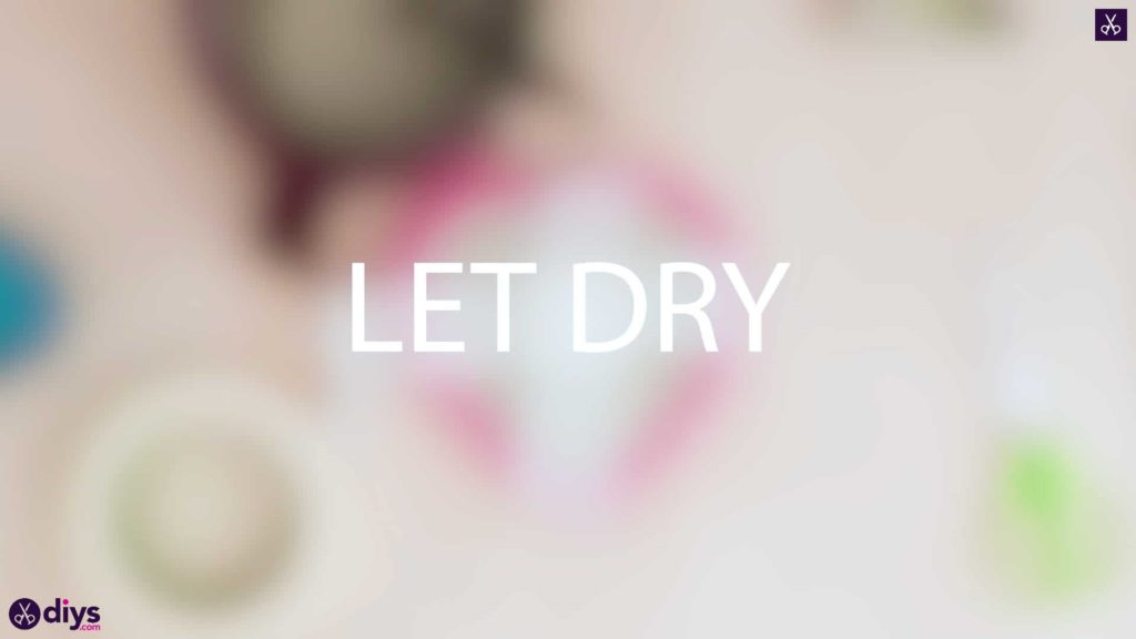 Diy concrete heart candle holder let dry