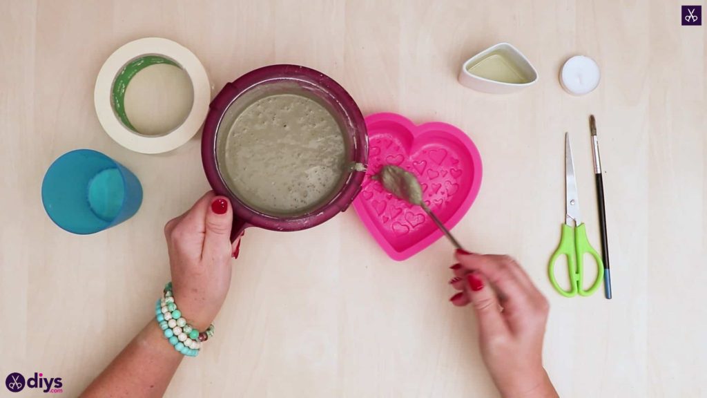 Diy concrete heart candle holder step 5