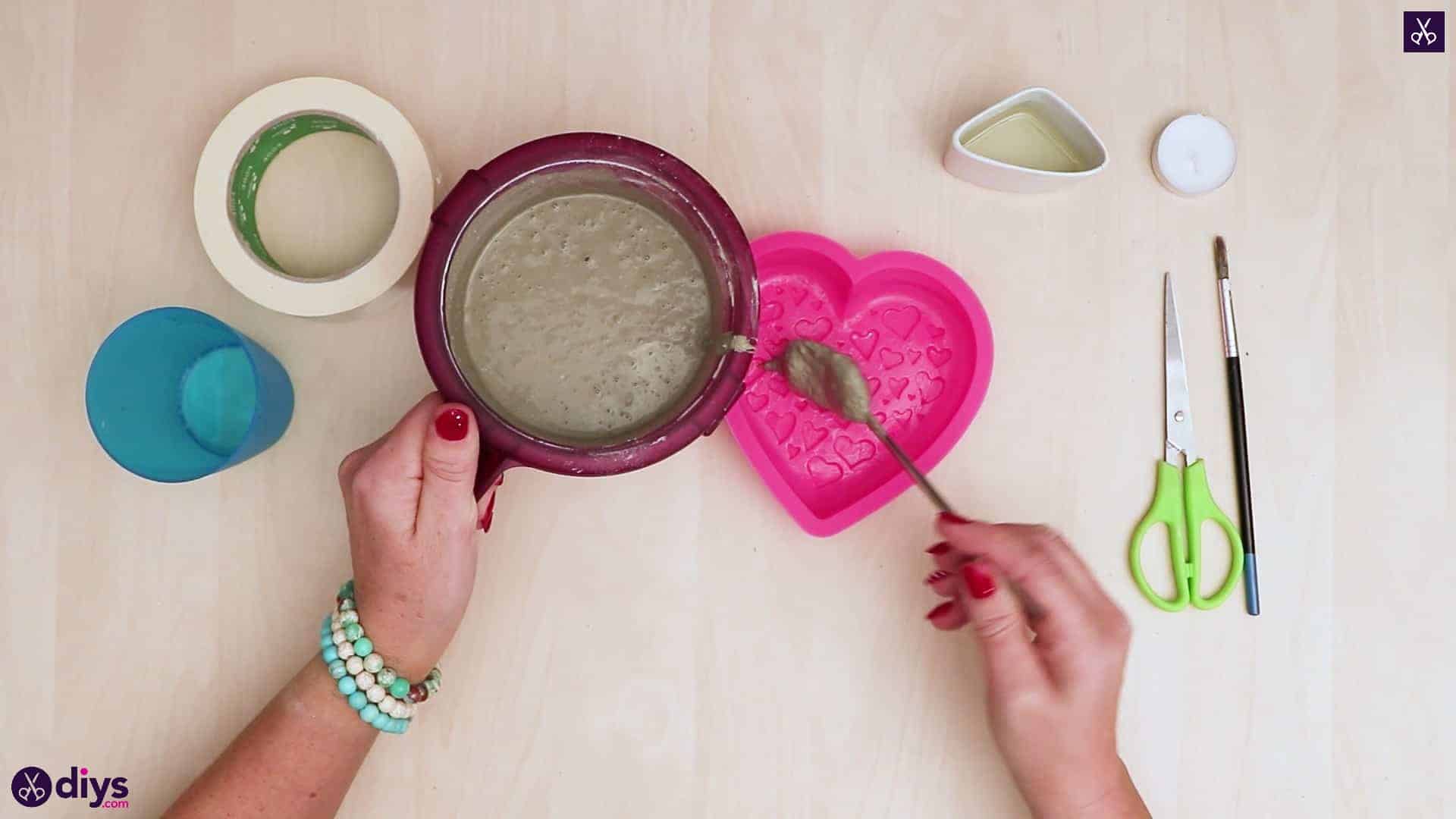 Diy concrete heart candle holder step 5
