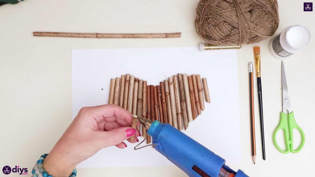 Diy hanging twig heart 3b