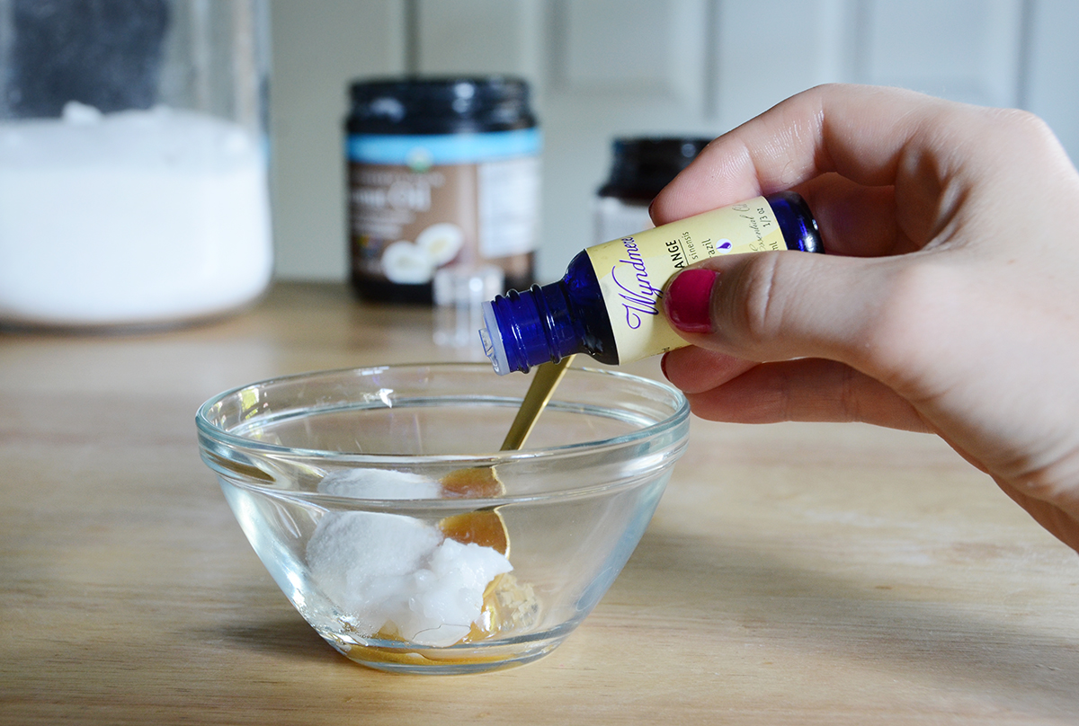 Diy lip scrub mix ingredients