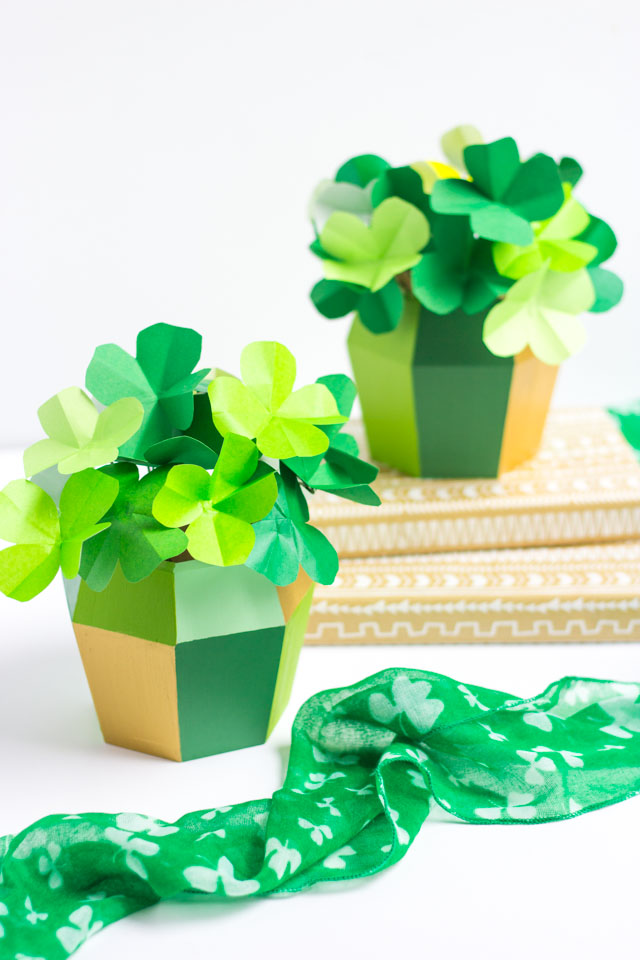 Diy paper origami shamrock craft