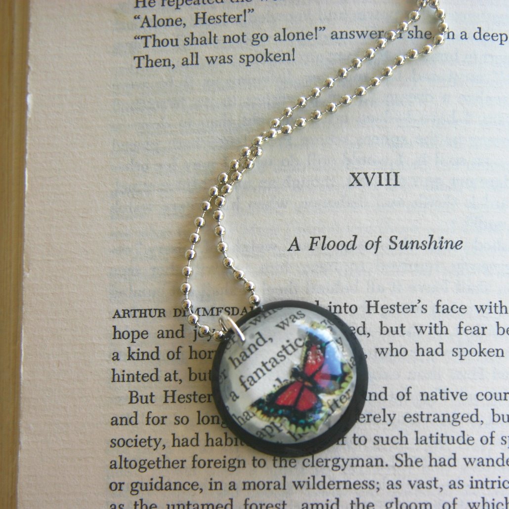 Diy paper resin jewelry