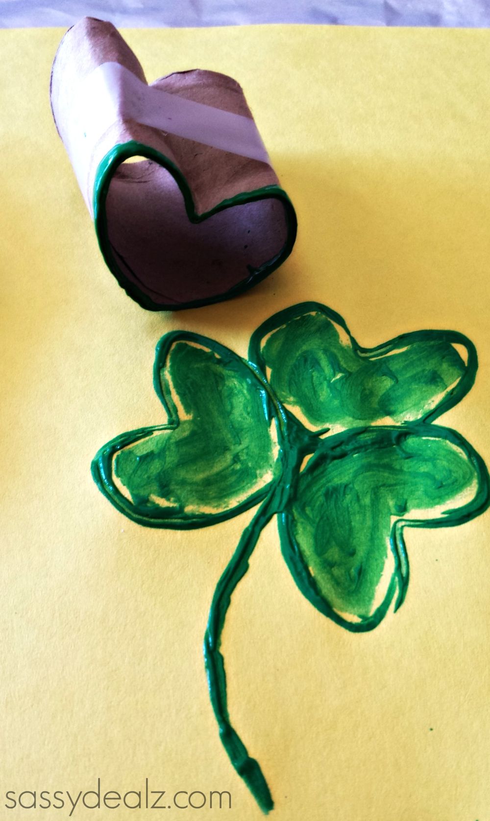 Diy shamrock toilet paper roll stamp