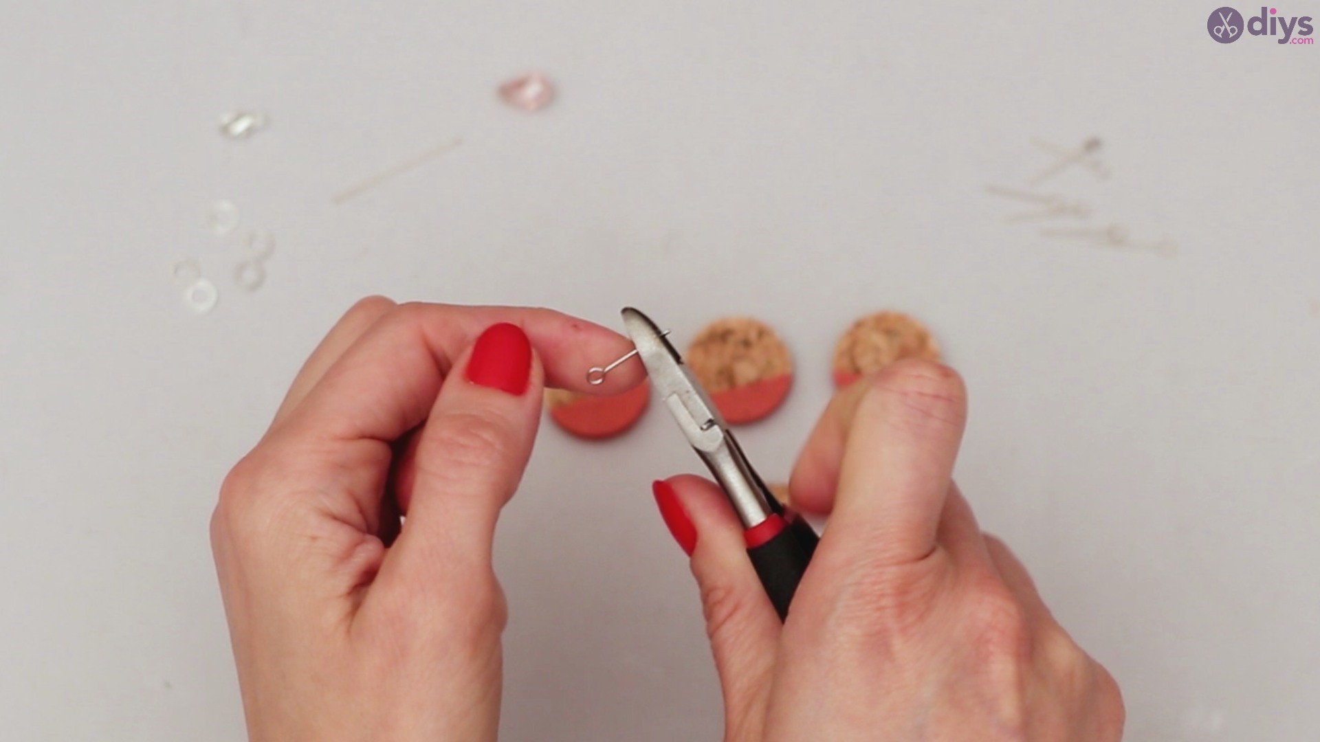 Diy wine cork necklace (11)
