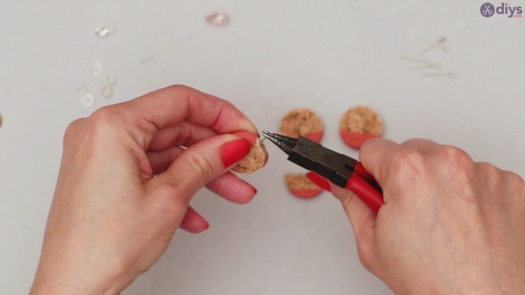 Diy wine cork necklace (14)