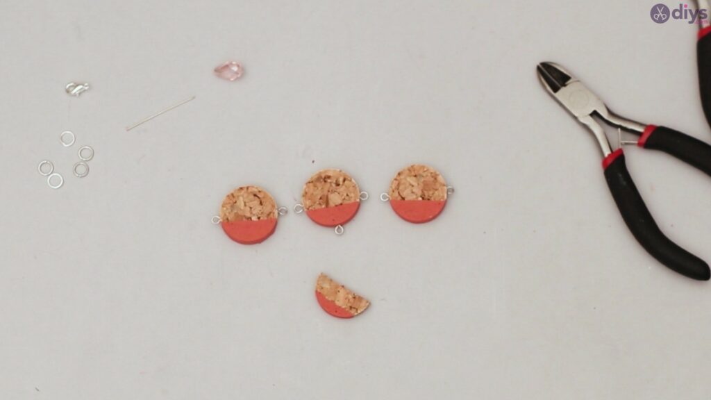 Diy wine cork necklace (15)