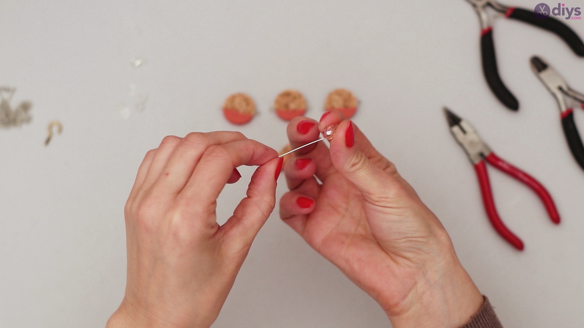Diy wine cork necklace (16)