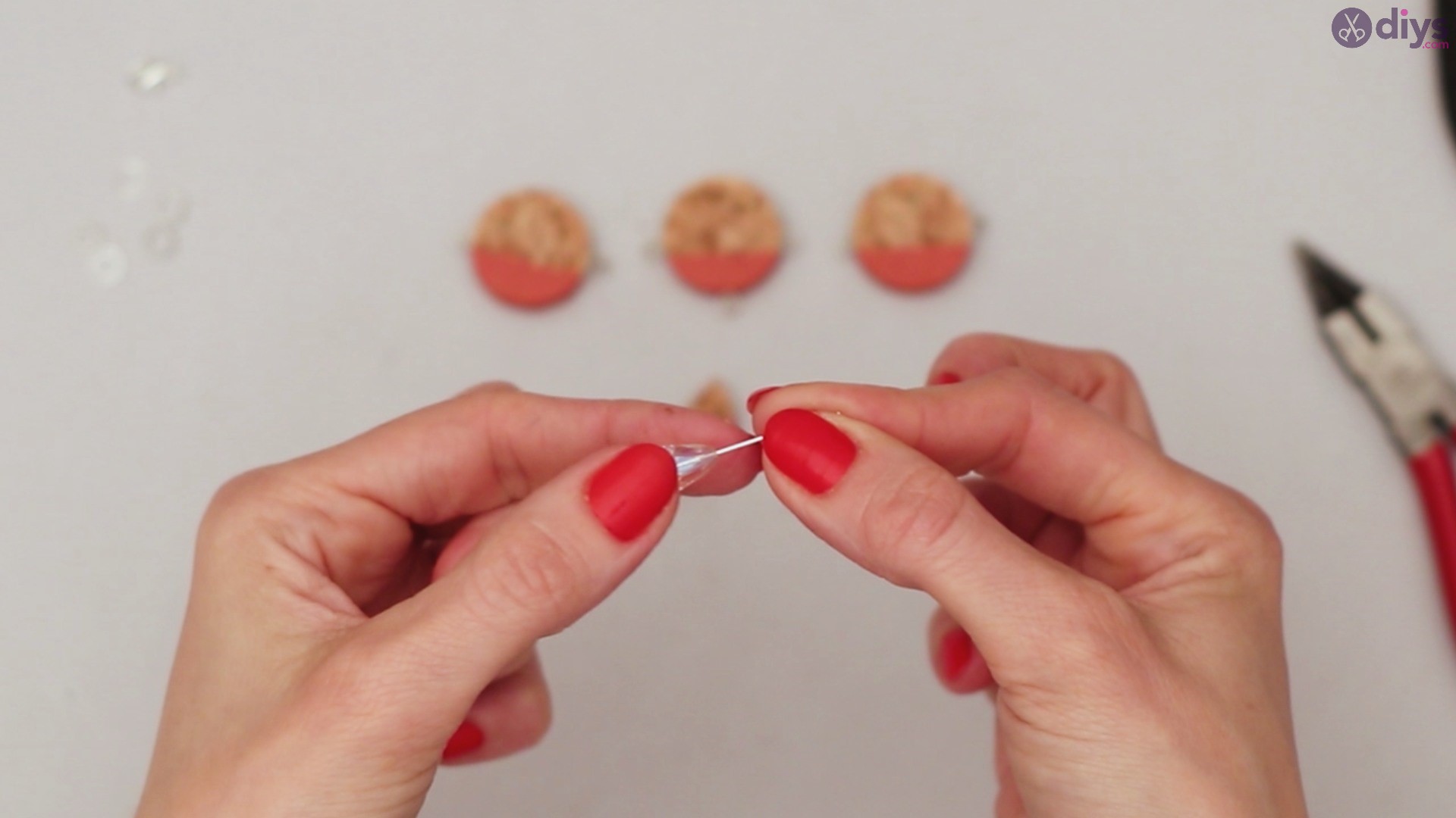 Diy wine cork necklace (17)