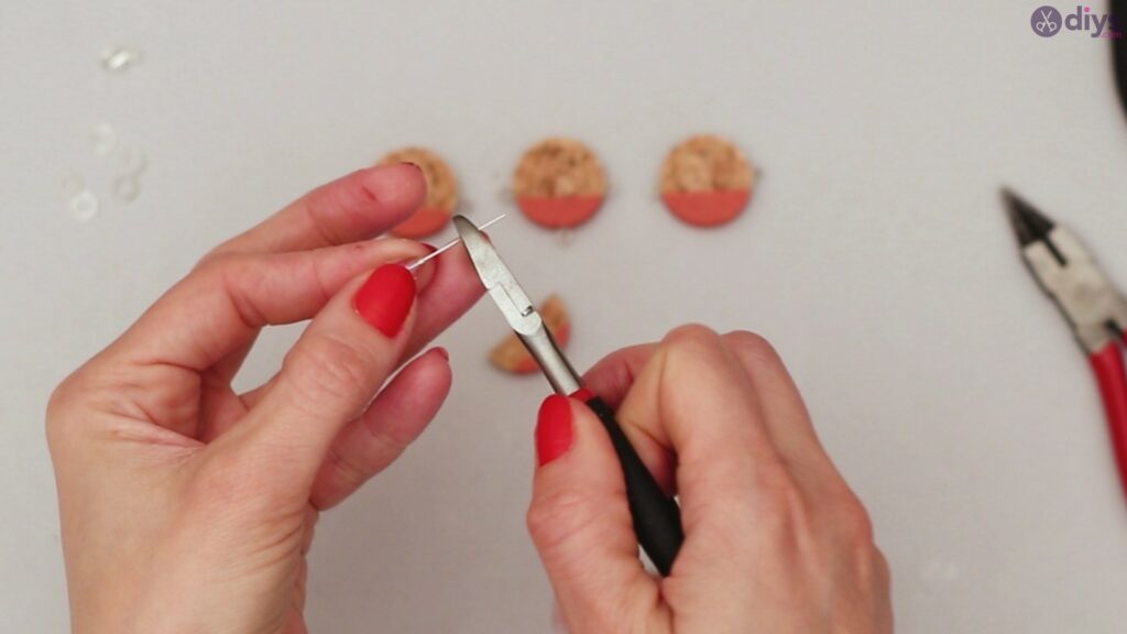 Diy wine cork necklace (18)