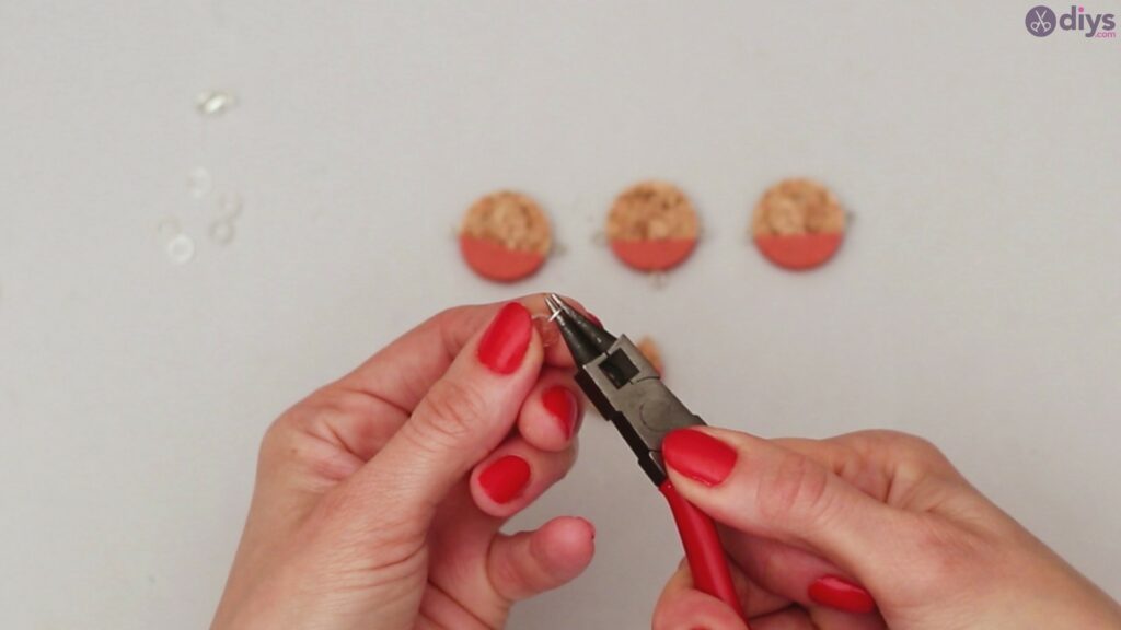 Diy wine cork necklace (19)