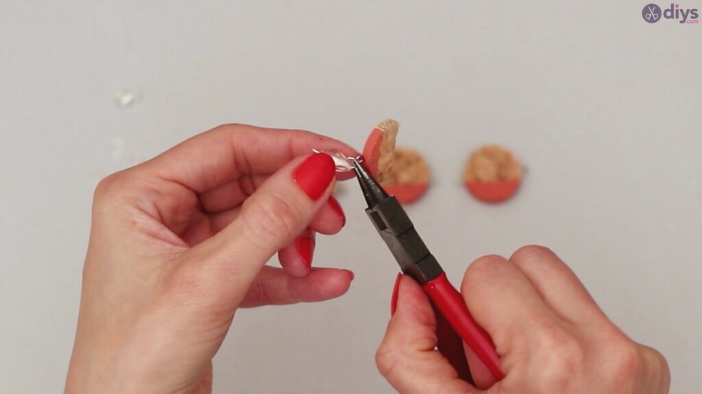 Diy wine cork necklace (21)