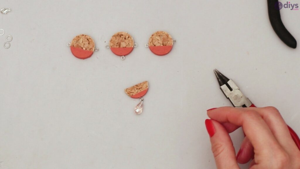Diy wine cork necklace (22)