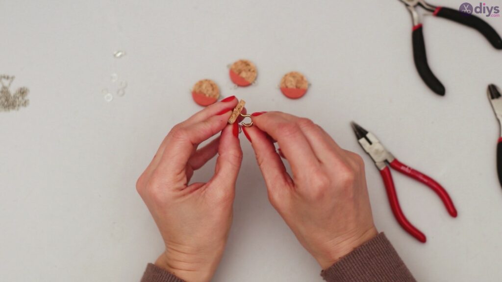 Diy wine cork necklace (23)