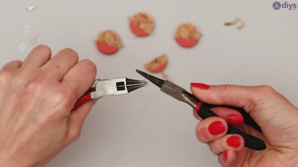 Diy wine cork necklace (26)