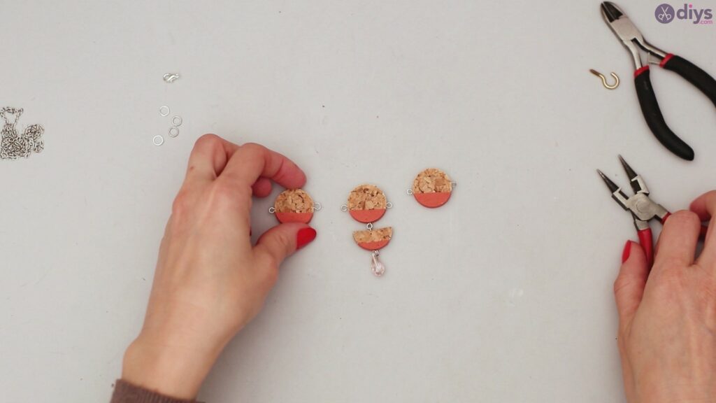 Diy wine cork necklace (33)