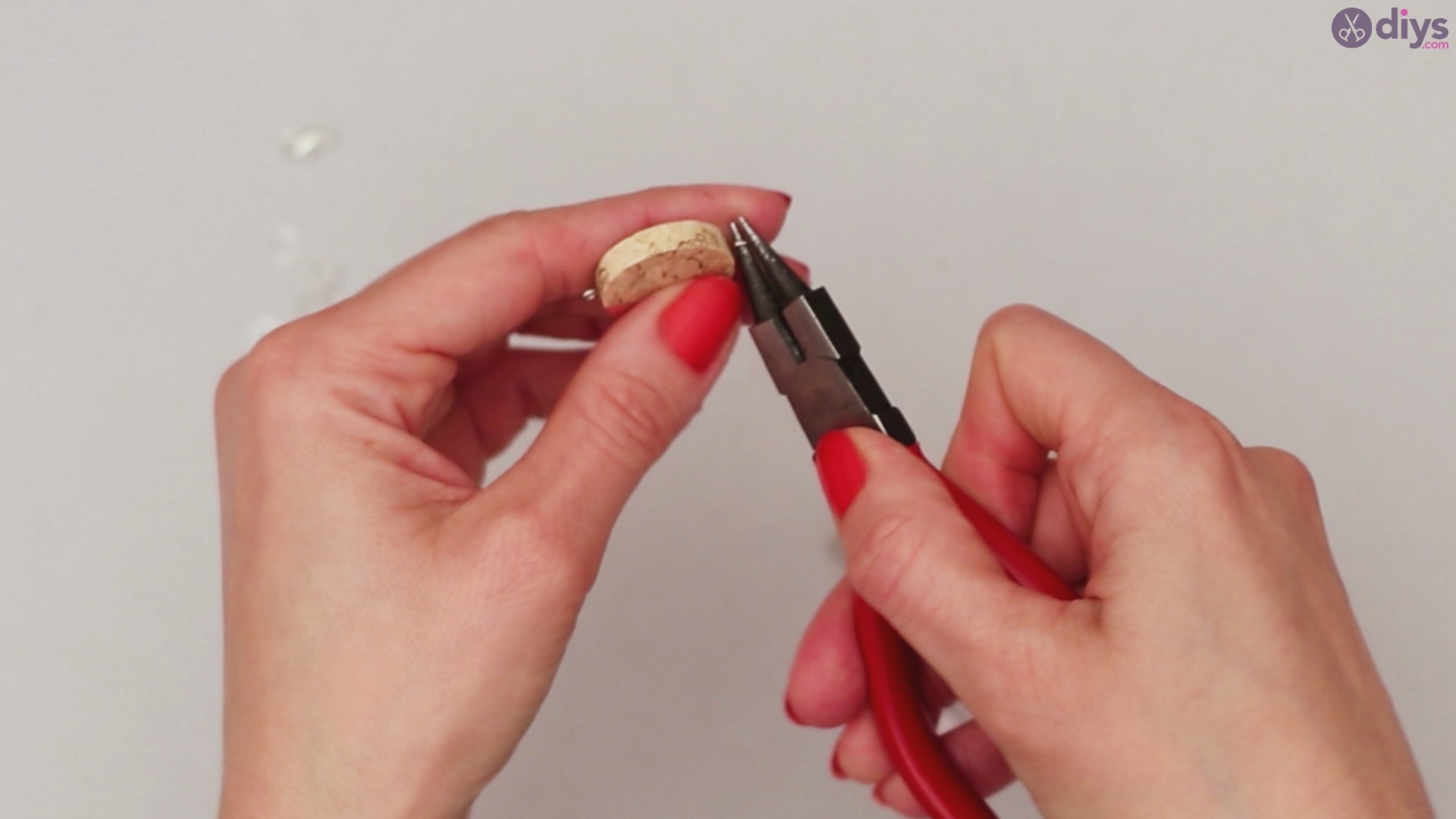 Diy wine cork necklace (34)