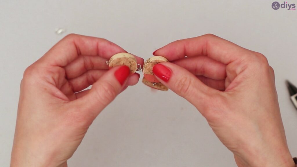 Diy wine cork necklace (35)
