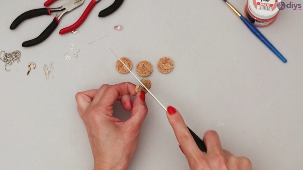 Diy wine cork necklace (4)