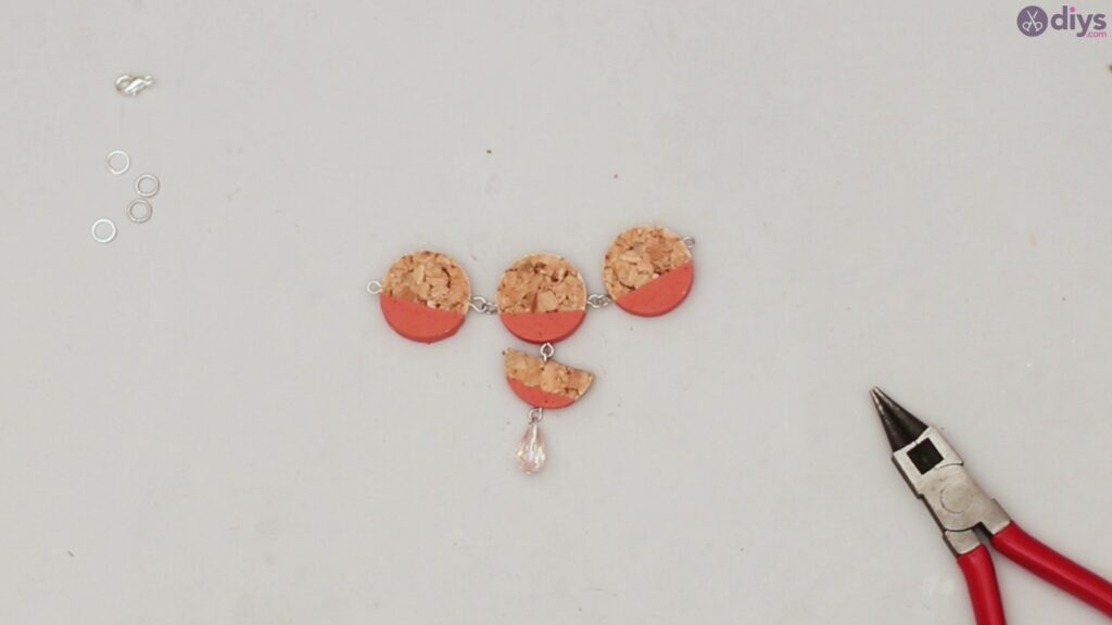 Diy wine cork necklace (43)