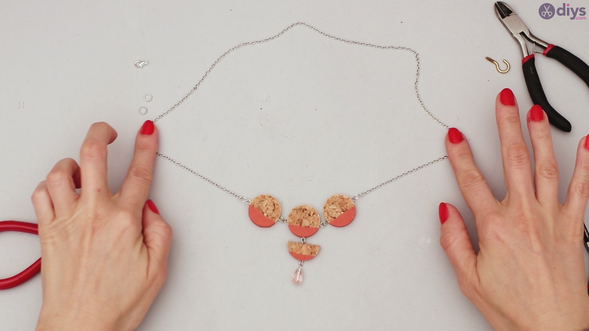 Diy wine cork necklace (44)