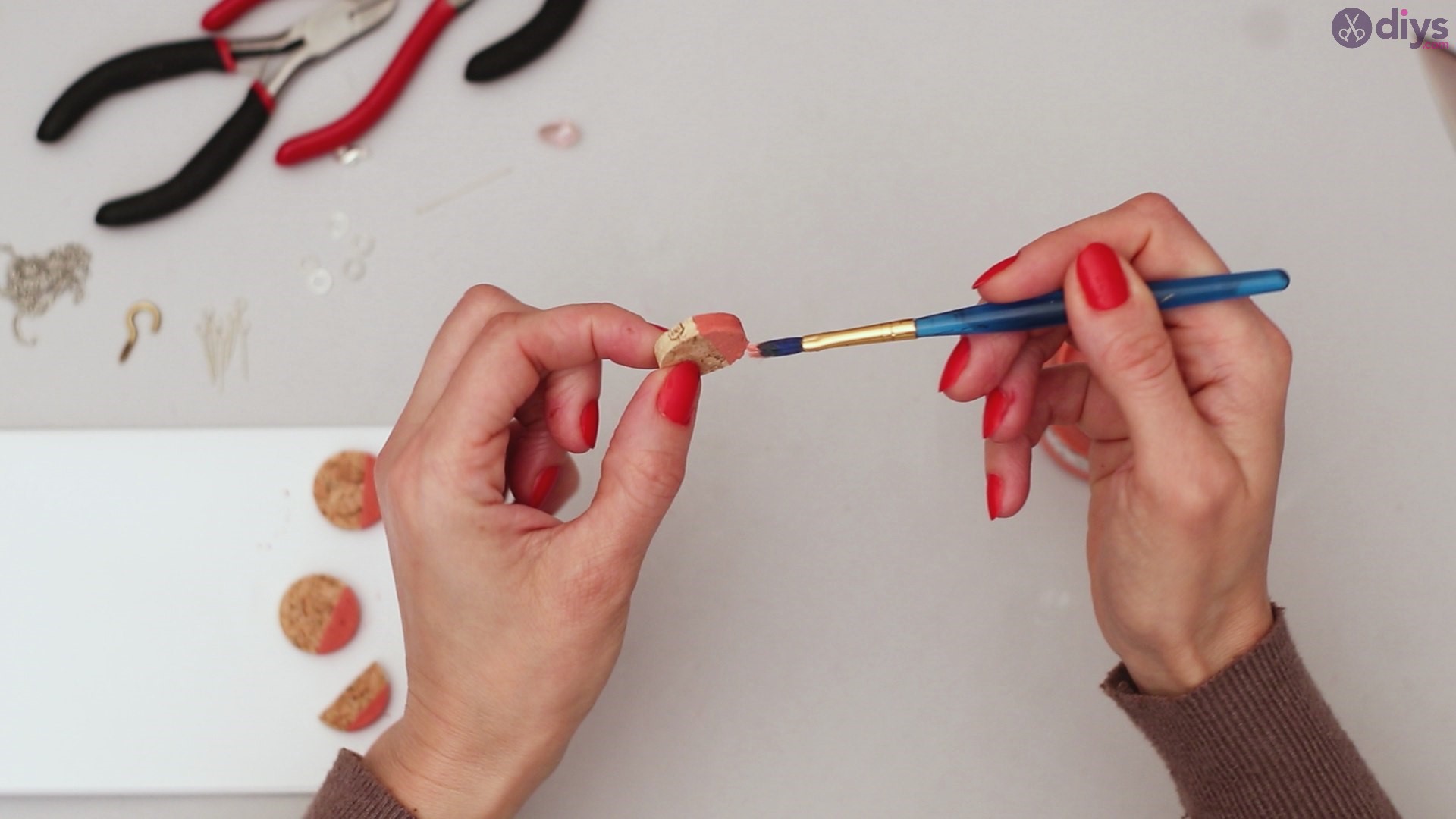 Diy wine cork necklace (9)