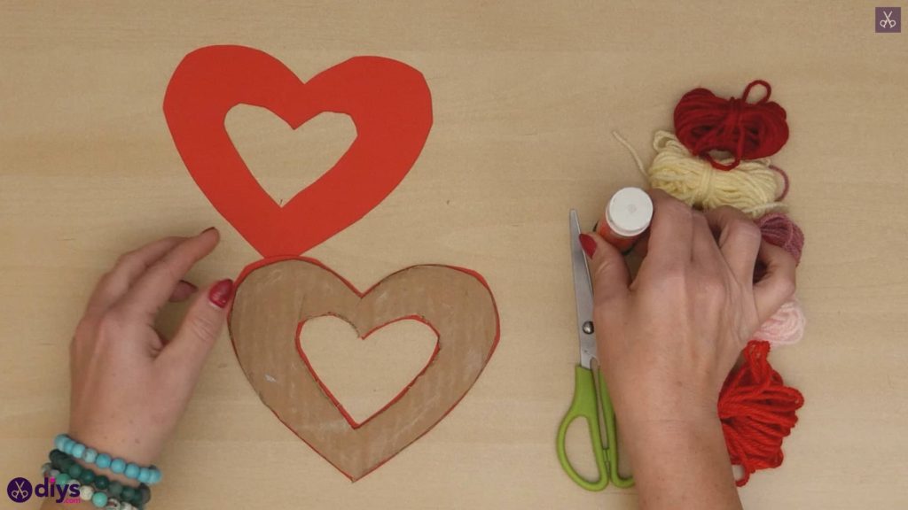 Diy yarn wrapped paper heart step 4a