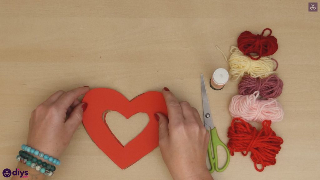 Diy yarn wrapped paper heart step 4b