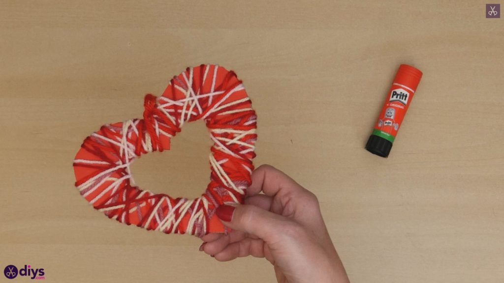 Diy yarn wrapped paper heart step 7b