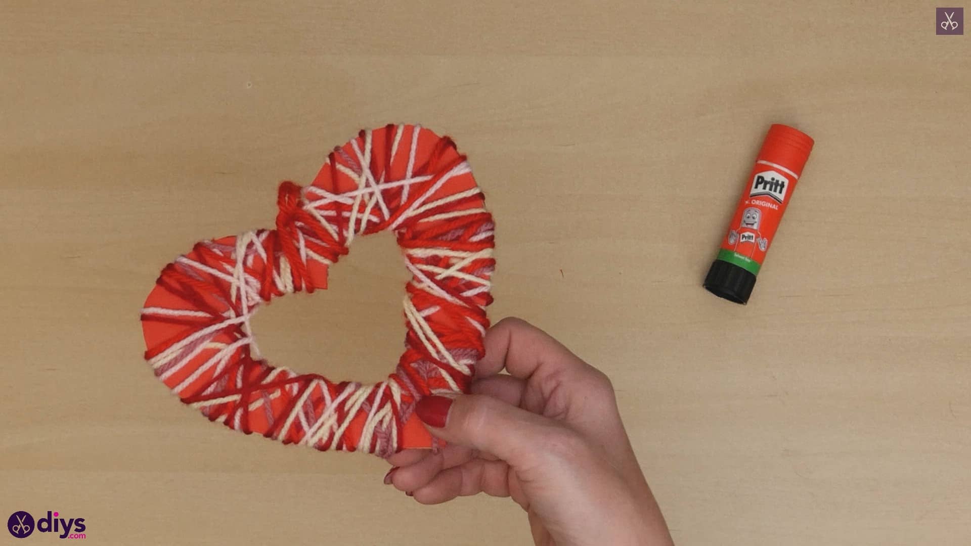 Diy yarn wrapped paper heart step 7b