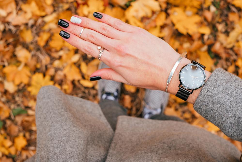 Fall black manicure thanksgiving nail art