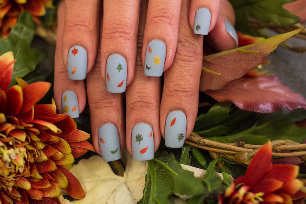 Fall leaves november nails