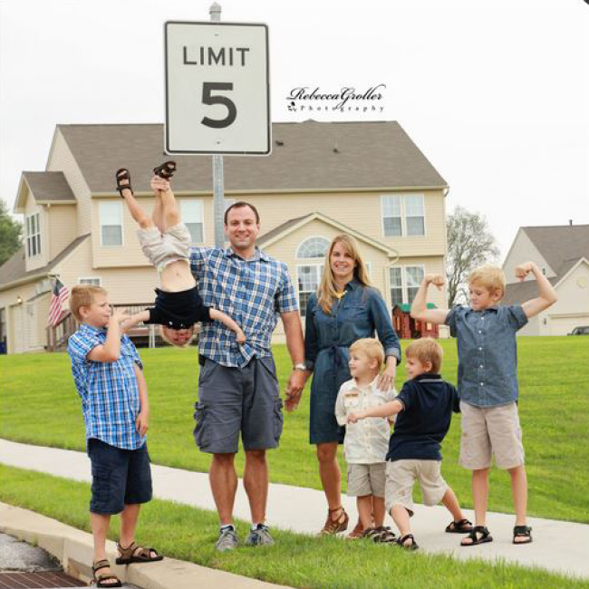 Family photography ideas funny