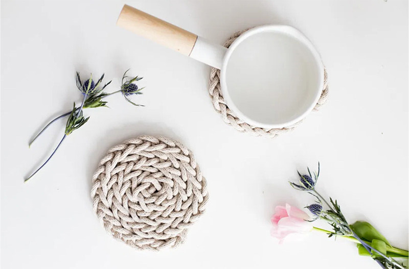 Finger knit trivet beginner knitting pattern