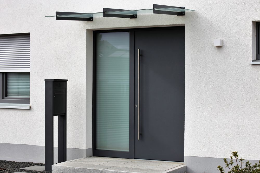 Frosted glass front door privacy 